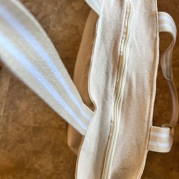 Tote Bag LOVE with red heart, 17" x 13", NWT - Picture 6 of 12